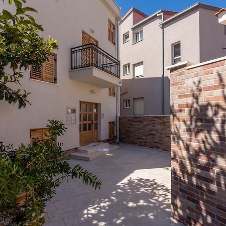 Apartments Lea Подстрана Екстериор снимка