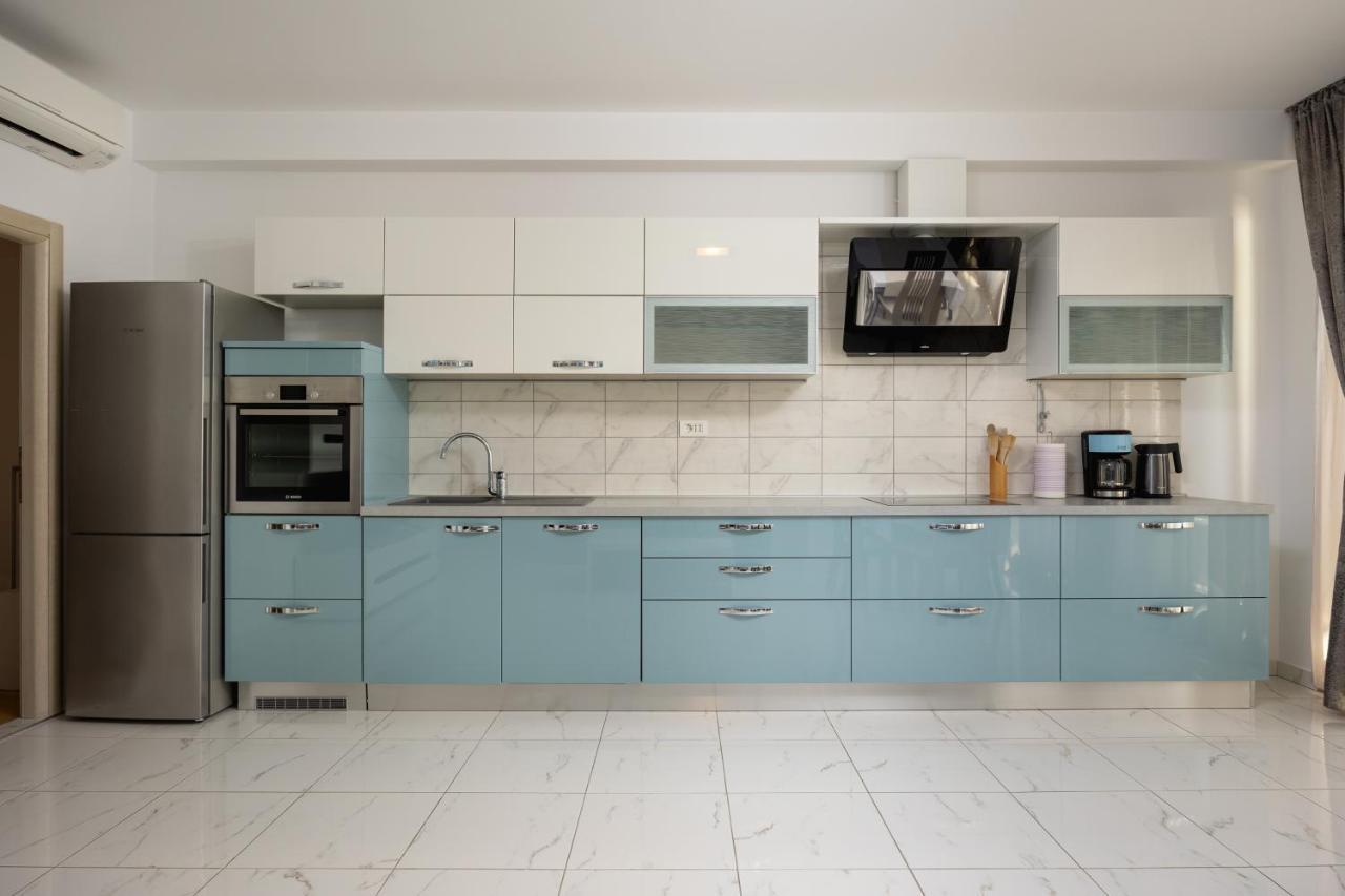 Apartments Lea Подстрана Екстериор снимка