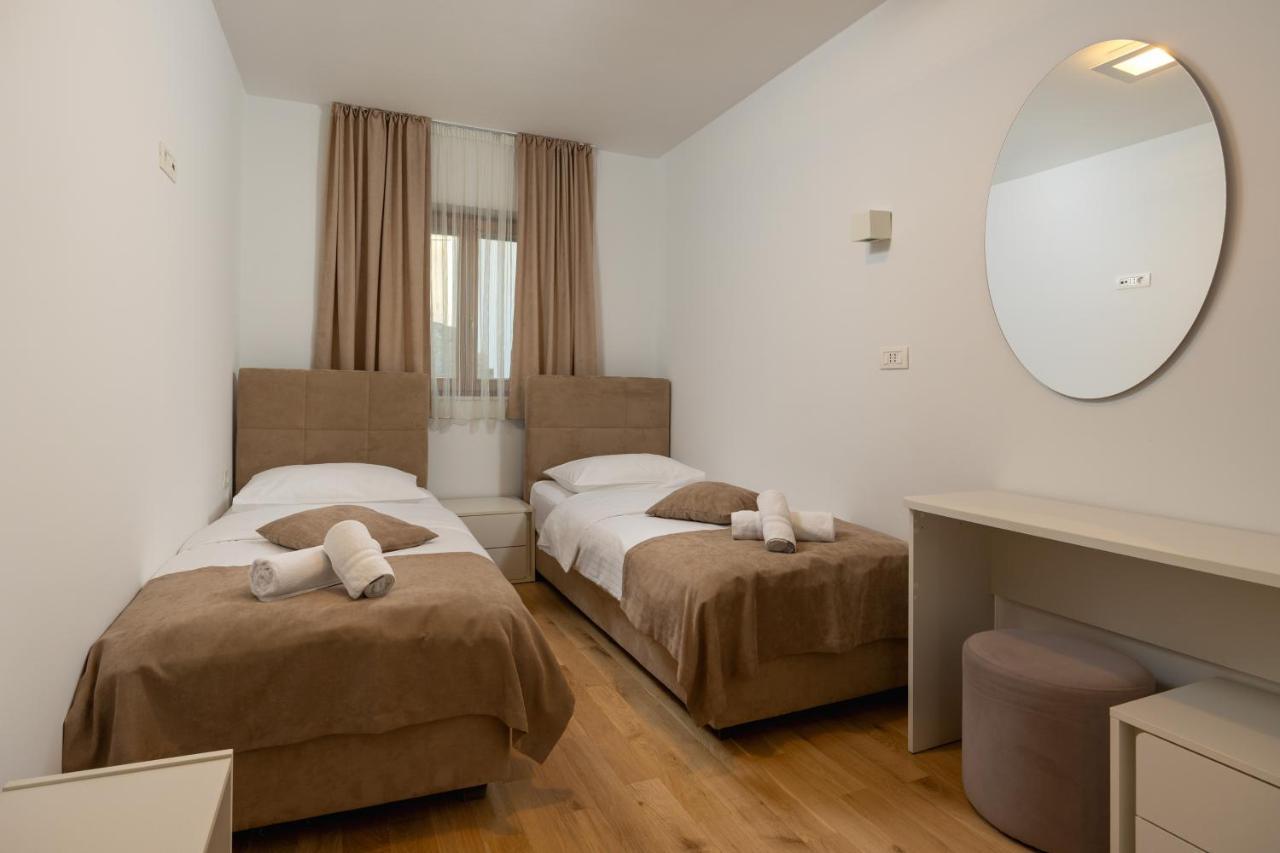 Apartments Lea Подстрана Екстериор снимка