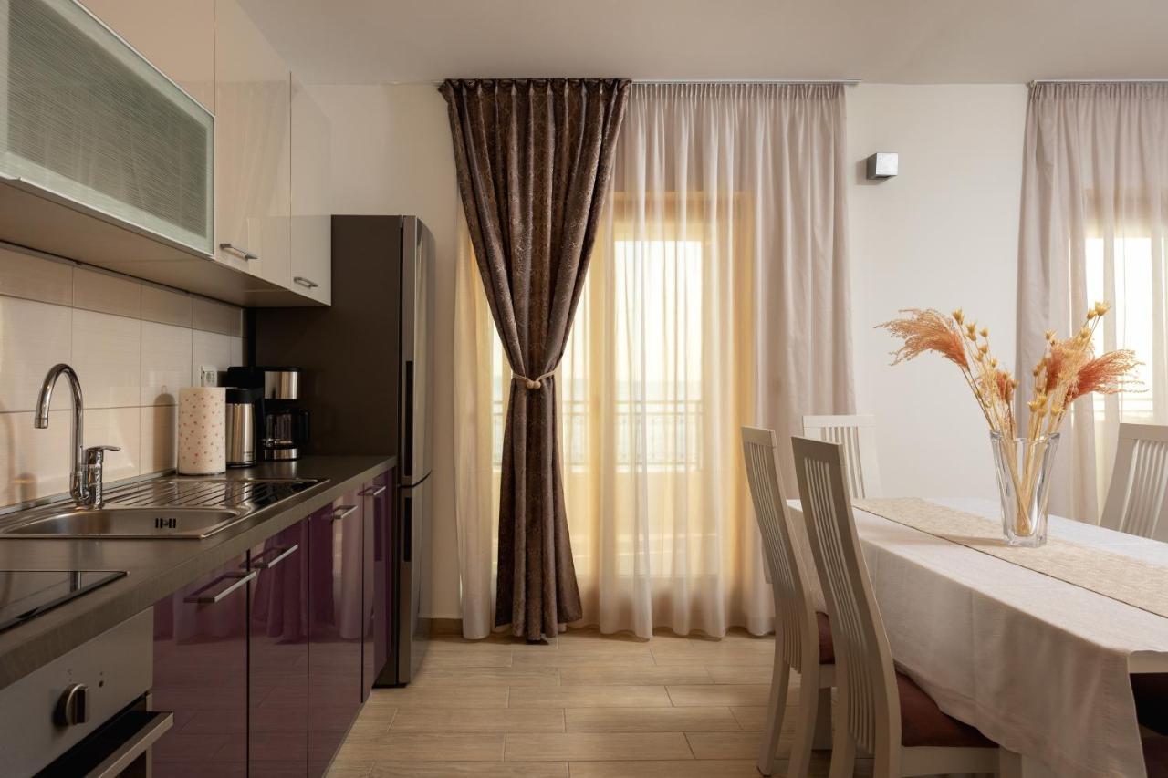 Apartments Lea Подстрана Екстериор снимка