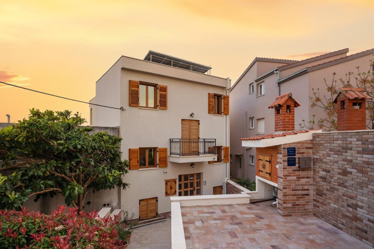 Apartments Lea Подстрана Екстериор снимка