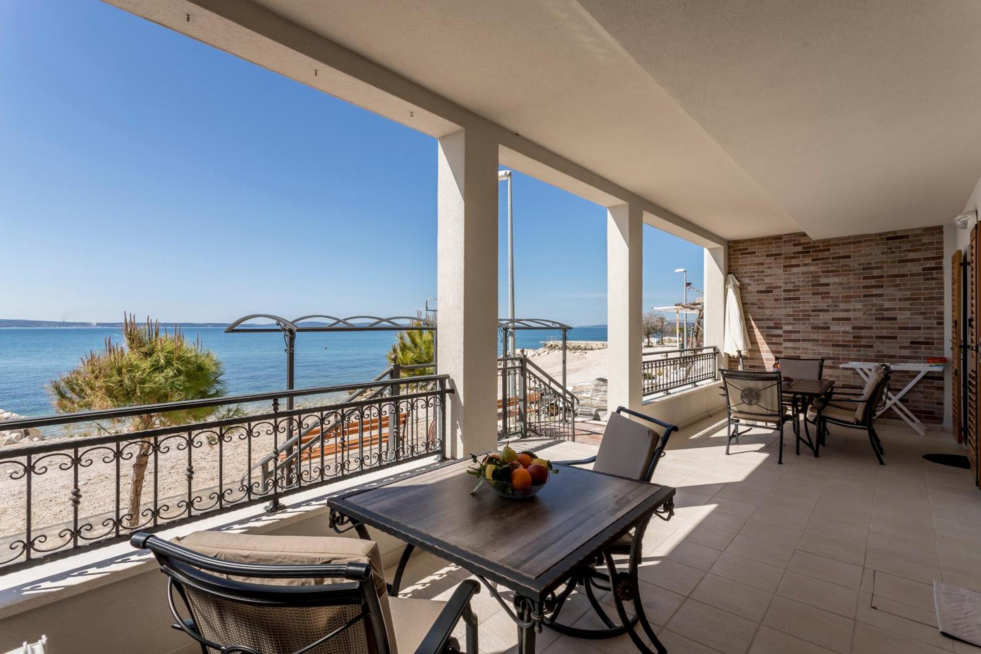 Apartments Lea Подстрана Екстериор снимка