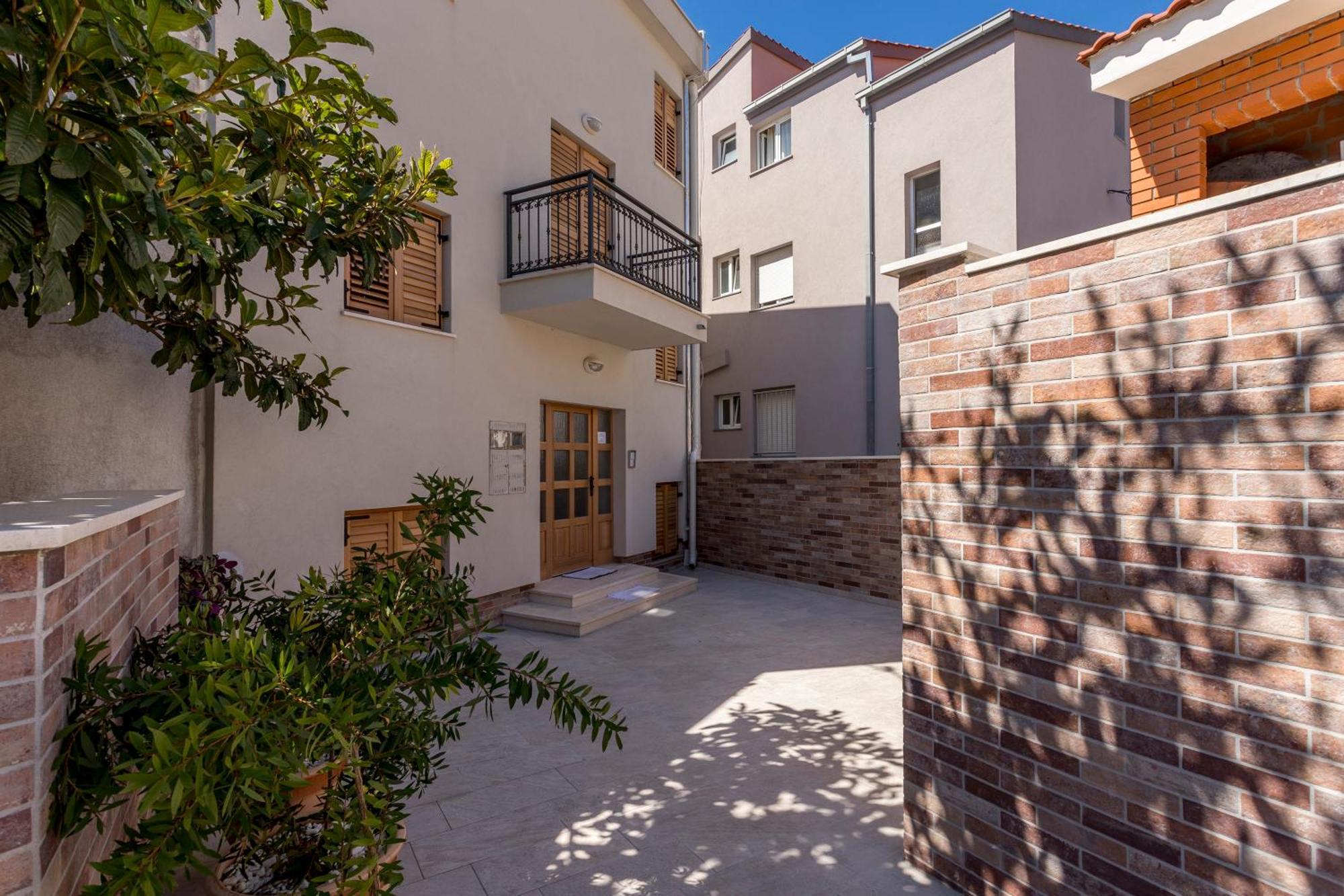Apartments Lea Подстрана Екстериор снимка