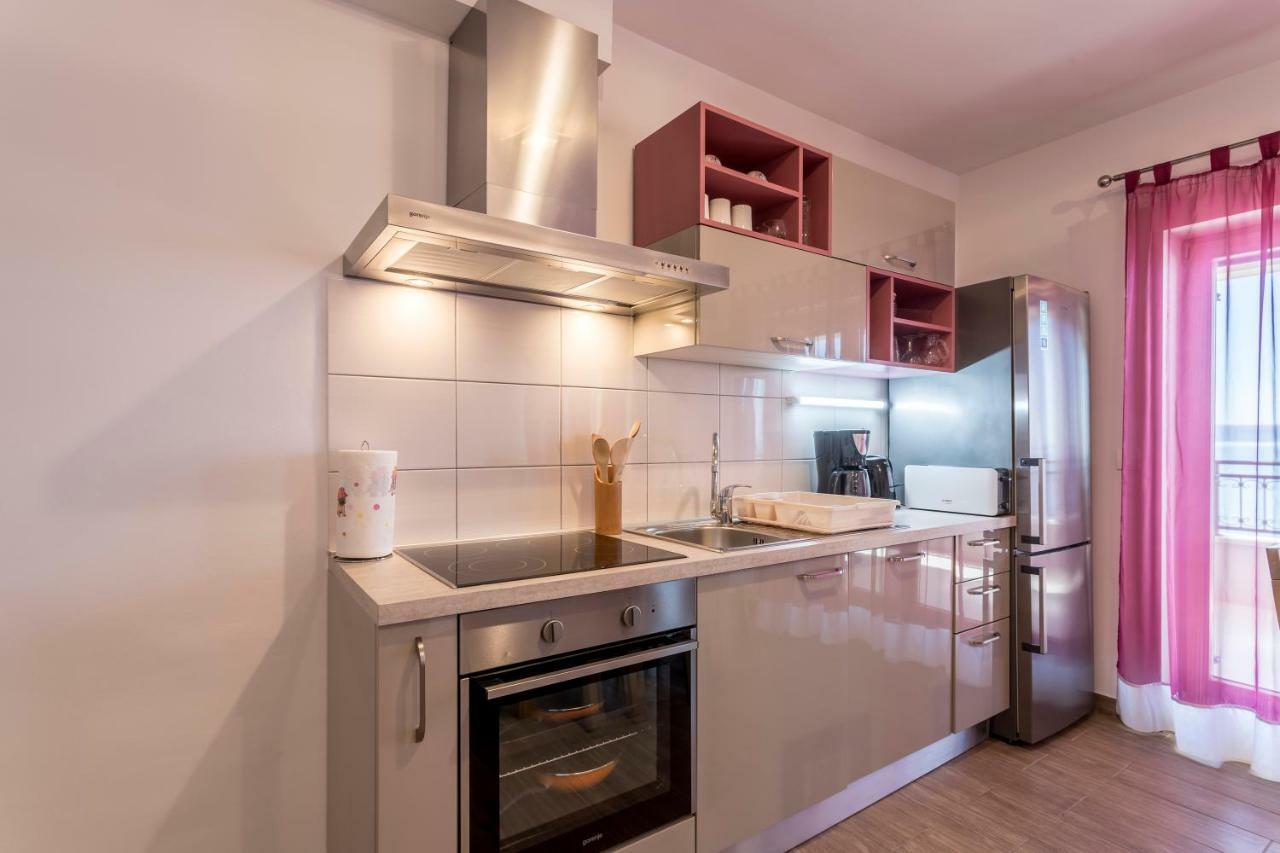Apartments Lea Подстрана Екстериор снимка