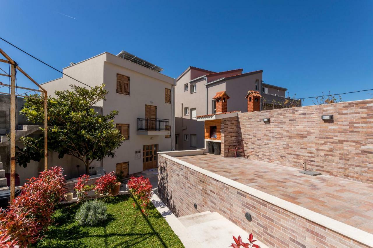 Apartments Lea Подстрана Екстериор снимка
